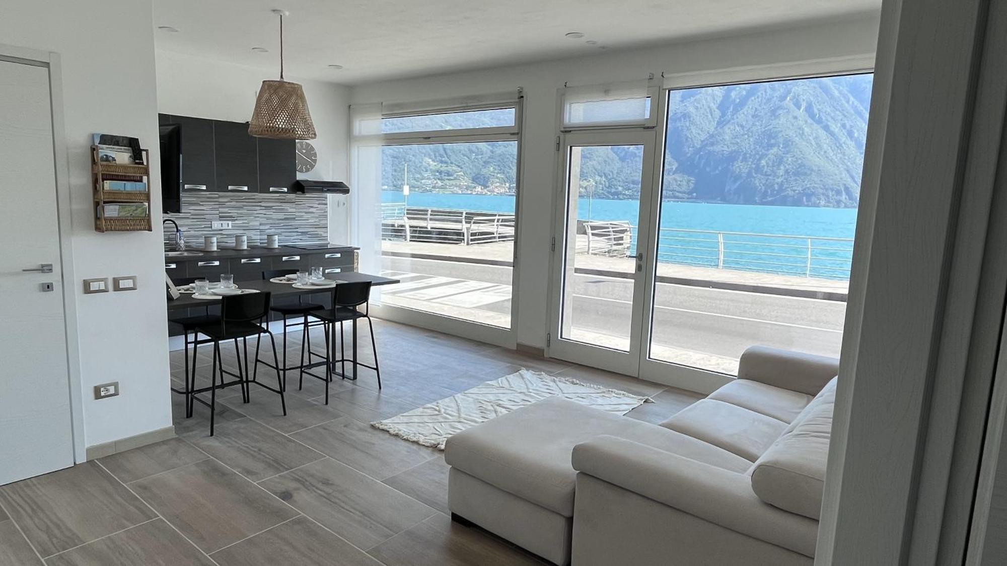 Paradise Lake Views Castro (Lombardy) Exterior foto