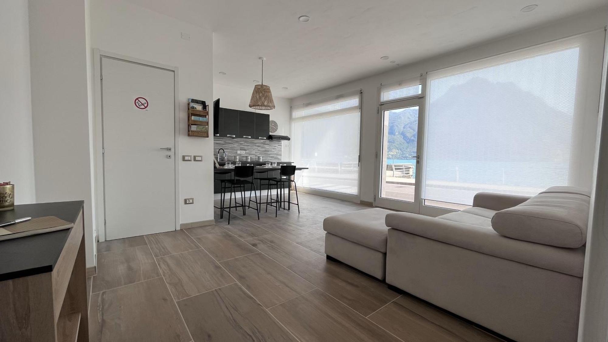 Paradise Lake Views Castro (Lombardy) Exterior foto